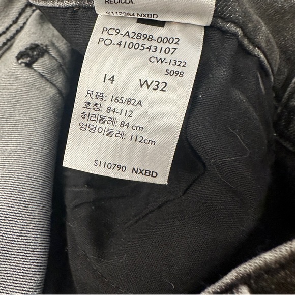 Levi Signature Gold Heritage High-Rise Loose Straight Jeans, Black Size 14 / W32 - Picture 3 of 7